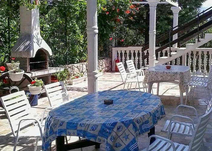 Apartment Gorgeous In With Wifi Novi Vinodolski