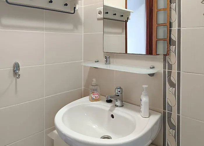 Apartment Gorgeous In With Wifi Novi Vinodolski